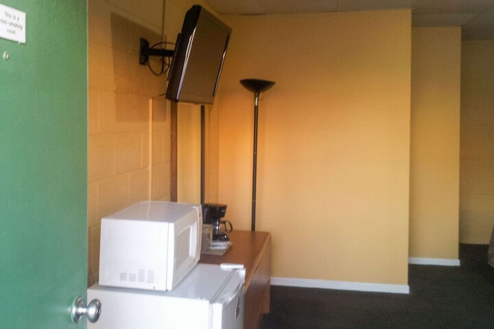 Room 12 of 24