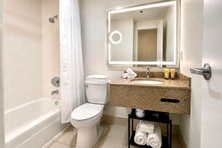 Kozy Hotel Dallas DFW Airport Area West