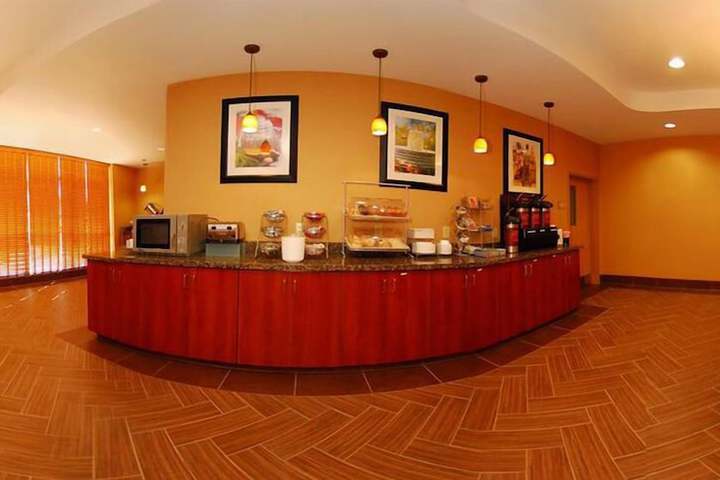 Comfort Suites Flowood - Jackson Airport (must meet transportation requirement)