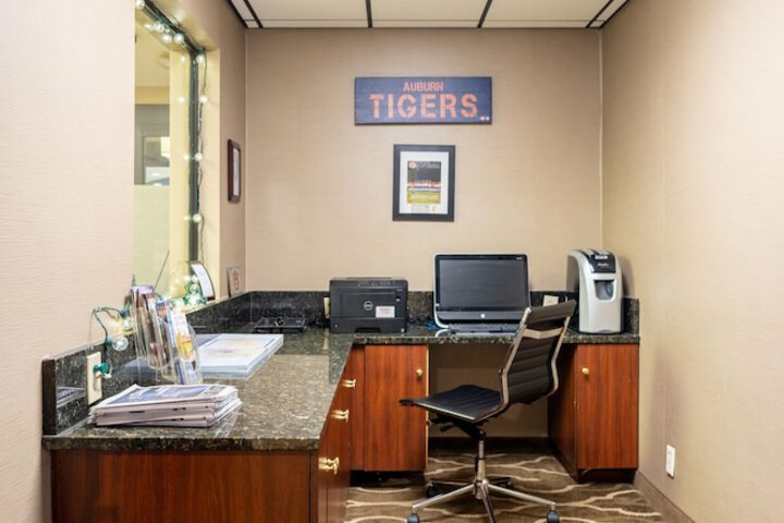 Comfort Inn Opelika - Auburn