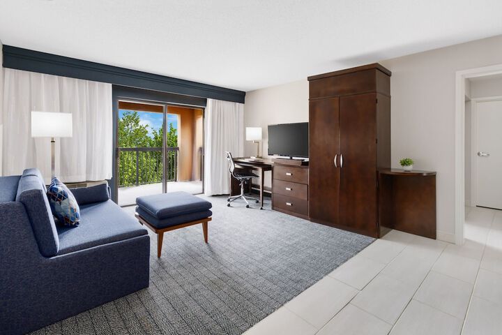Courtyard by Marriott Manchester - Boston Regional Airport