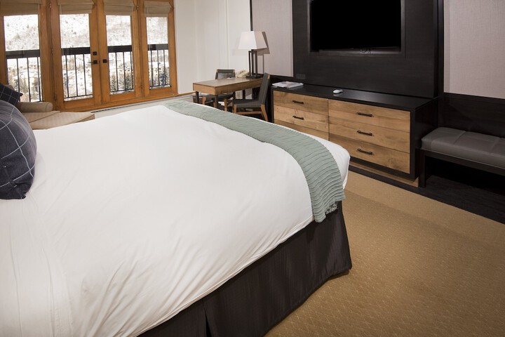 Room 155 of 242