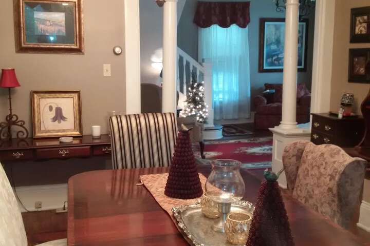 Dining 22 of 24