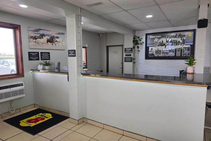Super 8 by Wyndham Yankton