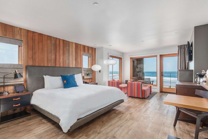 Headlands Coastal Lodge & Spa