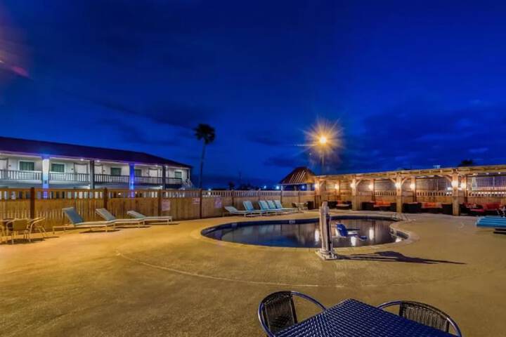 Pool 5 of 26