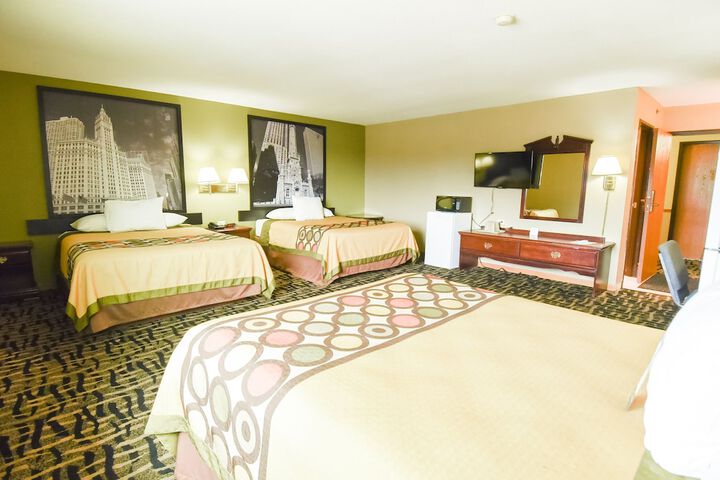 Room 11 of 33