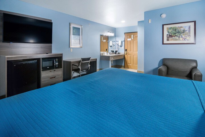 Room 13 of 28