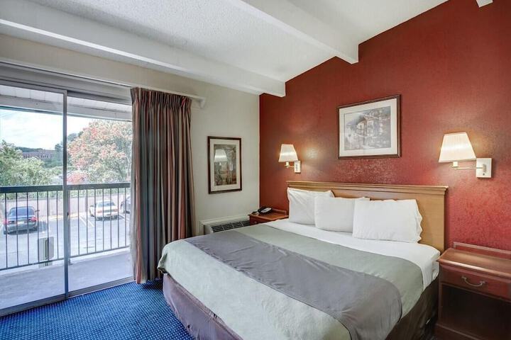 Room 8 of 23