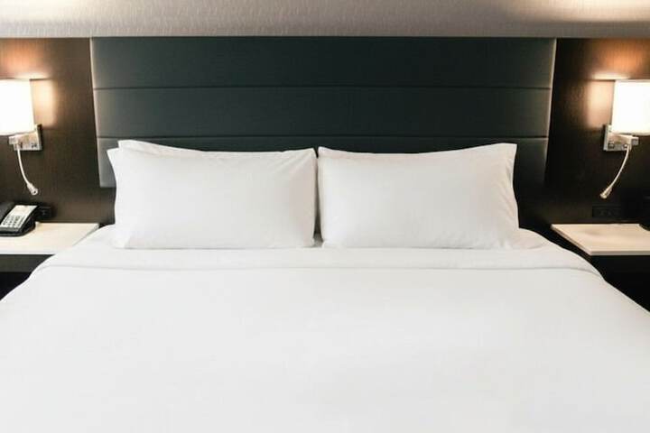 Crowne Plaza Knoxville Downtown University by IHG