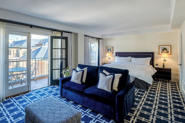 Room 32 of 70