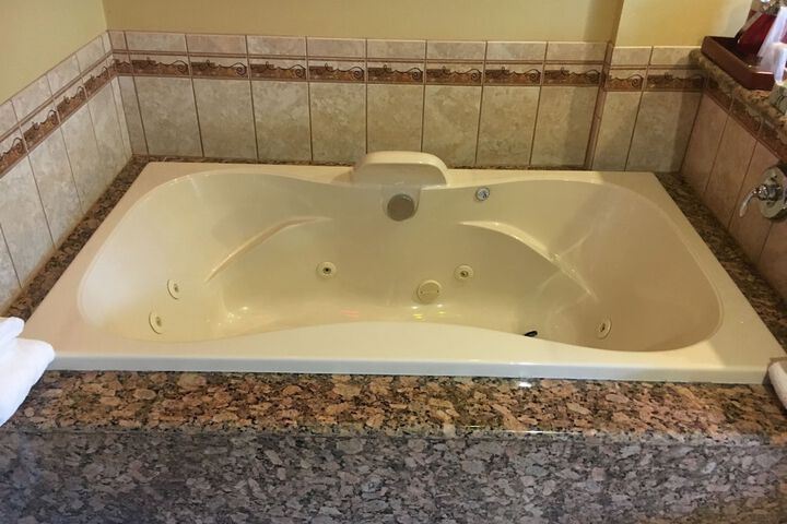 Hot Tub 15 of 15