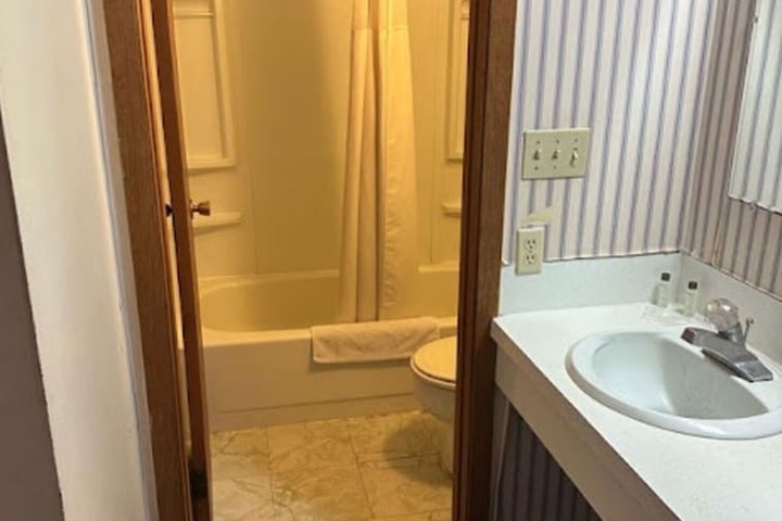 Room 21 of 35
