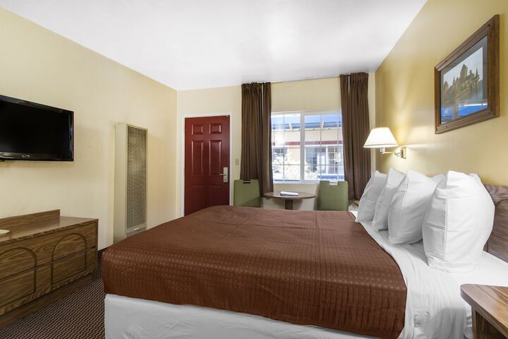 Room 14 of 34