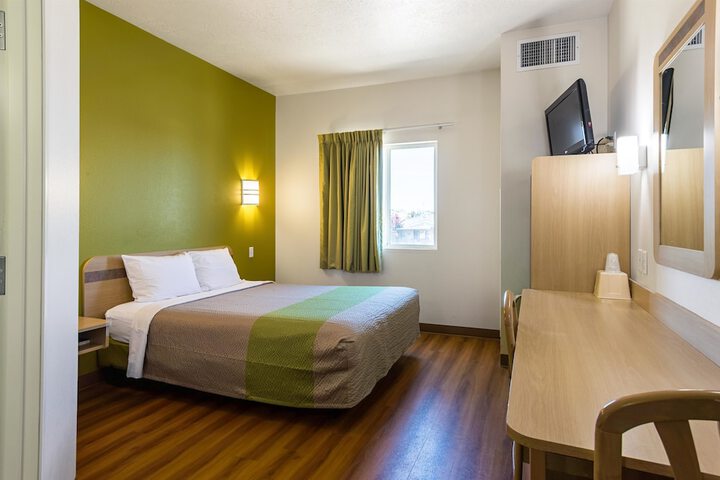 Room 16 of 29