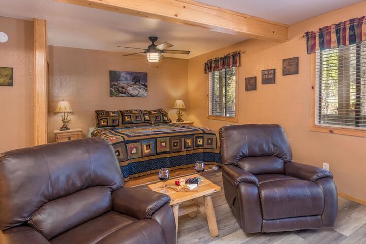 Upper Canyon Inn & Cabins