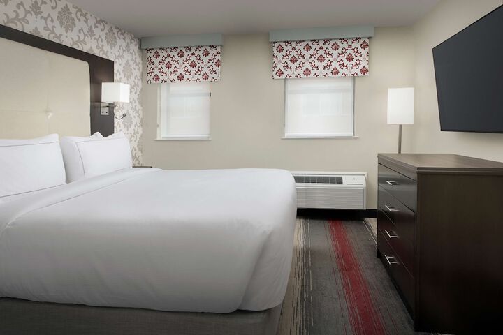 Room 33 of 96
