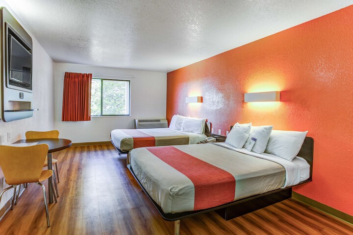 Room 11 of 30