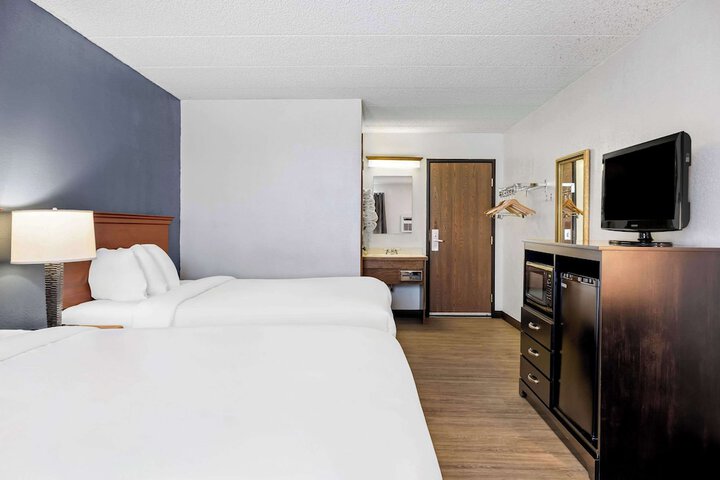 Room 21 of 40
