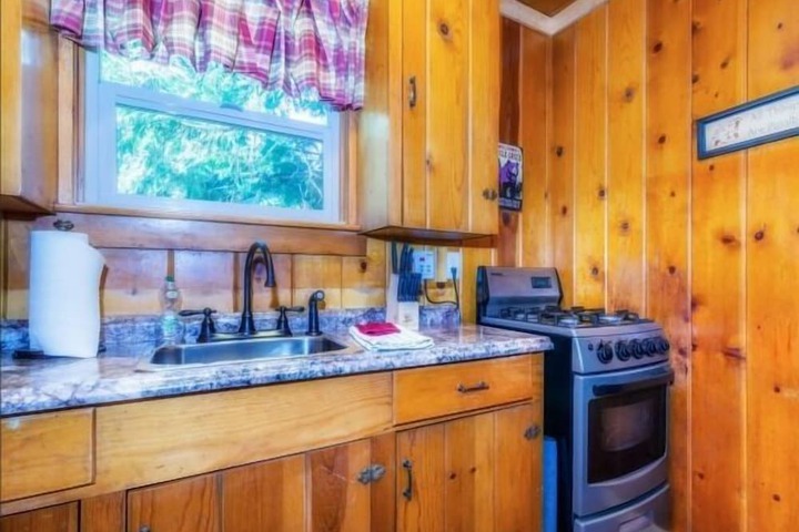 Knotty Pines Cabins