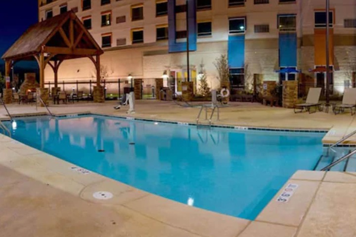Pool 10 of 48
