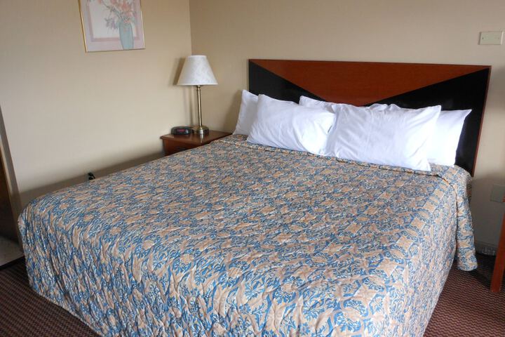 Room 4 of 24