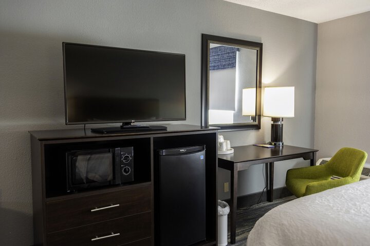 Room 25 of 48