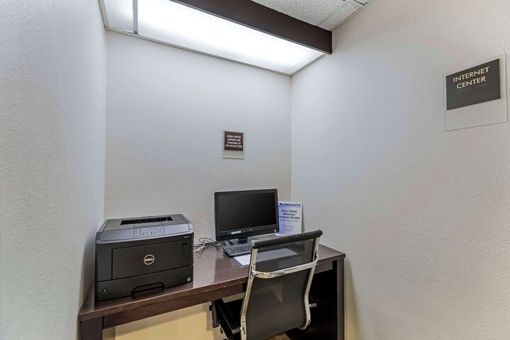 Business Center 37 of 38
