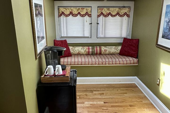Room 52 of 113