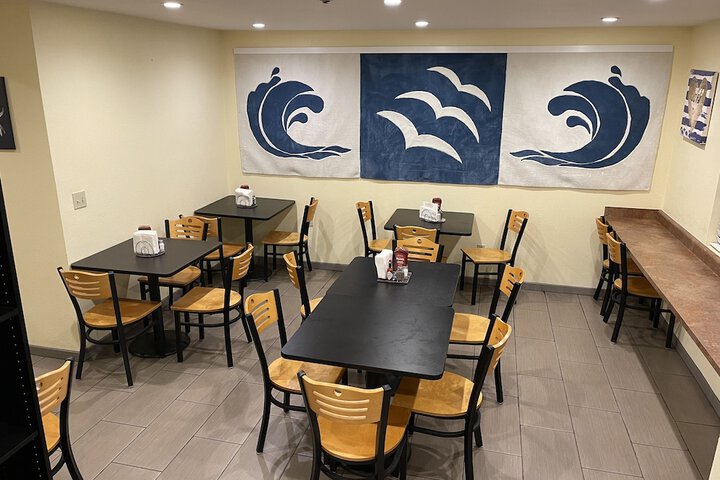 Dining 37 of 46