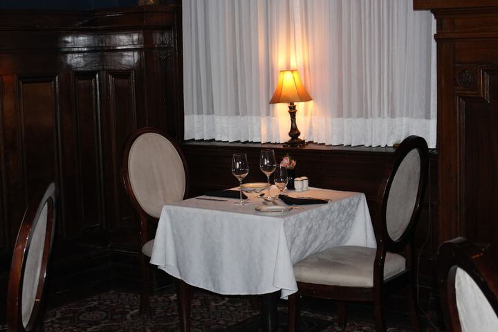 Dining 41 of 49
