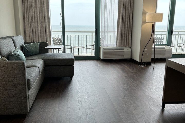 Room 21 of 104
