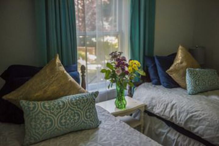 Oak Bay Guest House Bed & Breakfast