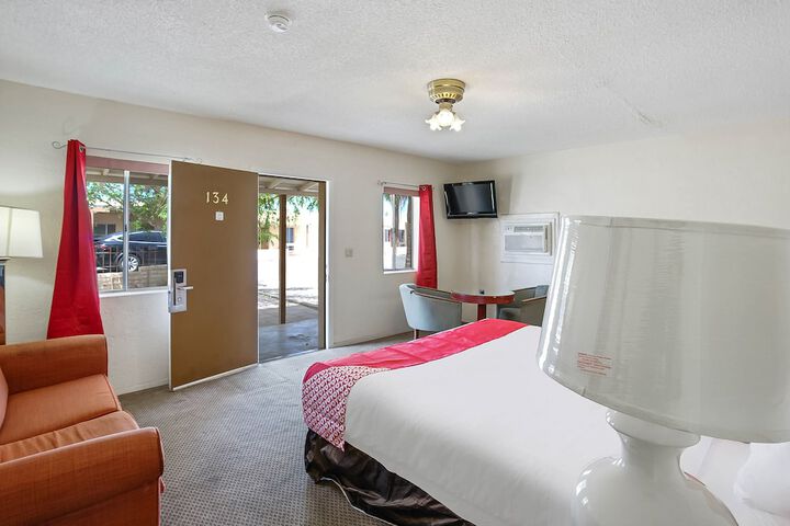 Room 27 of 35