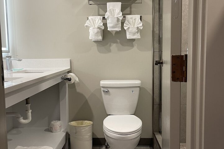 Room 46 of 105