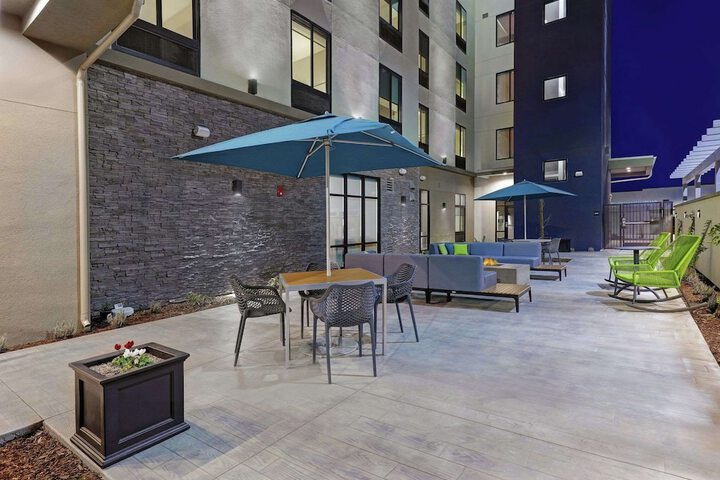 Terrace/Patio 38 of 41