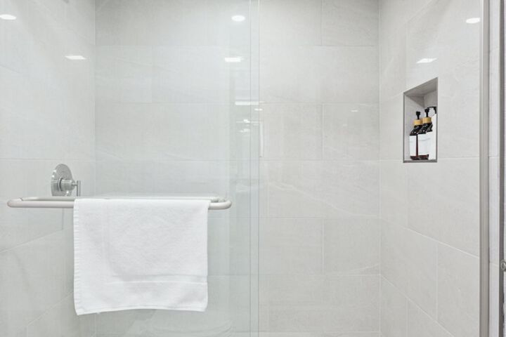 456 Embarcadero Inn & Suites