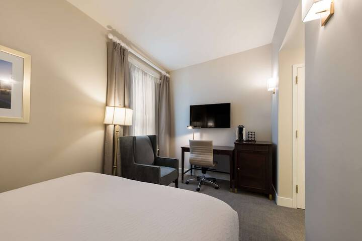 Room 20 of 34