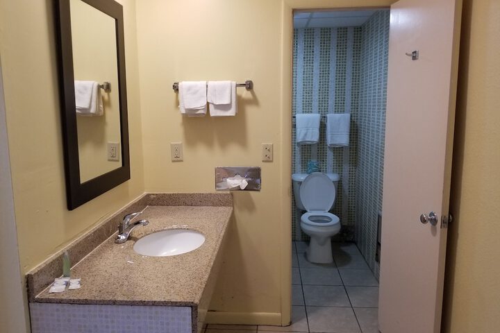 Room 17 of 34