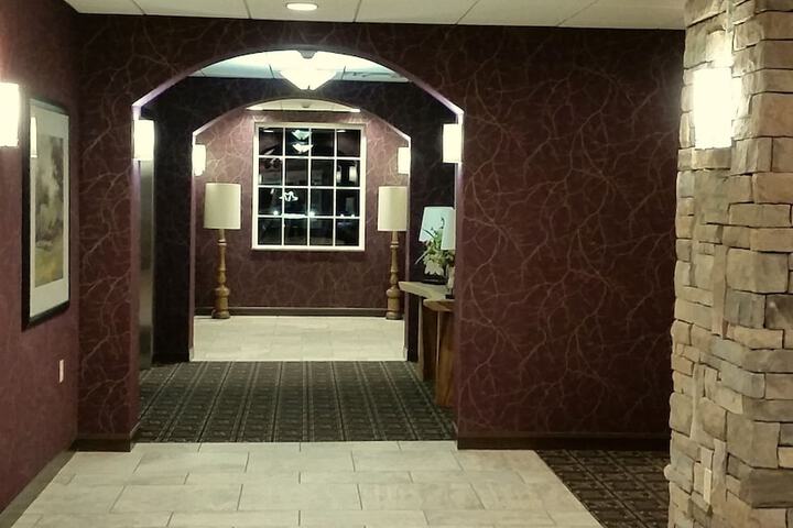Wingate by Wyndham Elkins