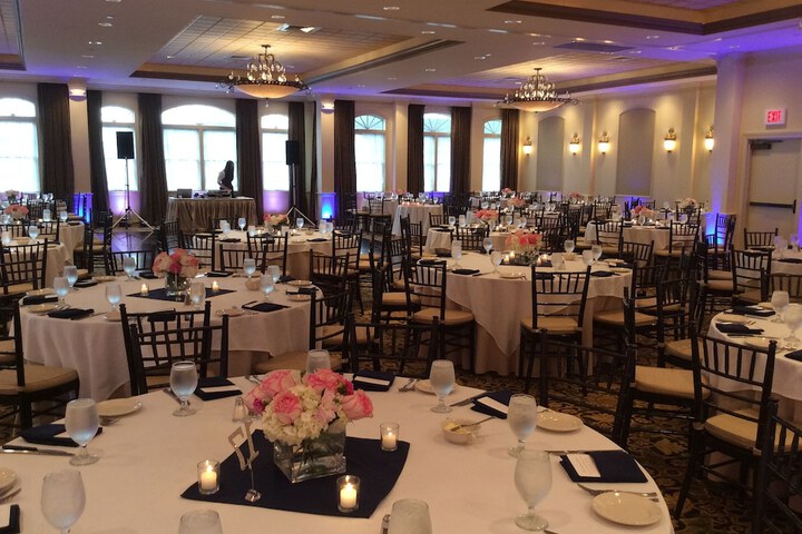 Ballroom/Hall 151 of 194