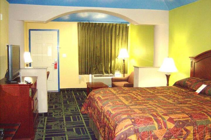Room 7 of 24
