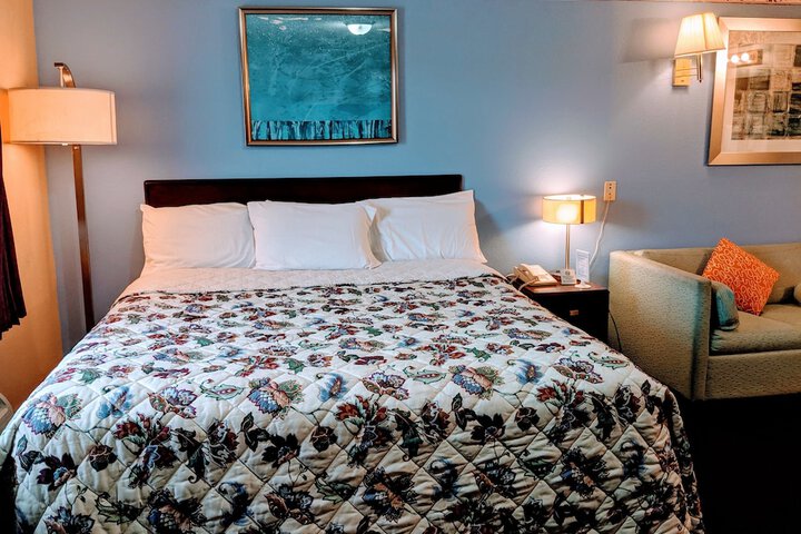 Room 10 of 26