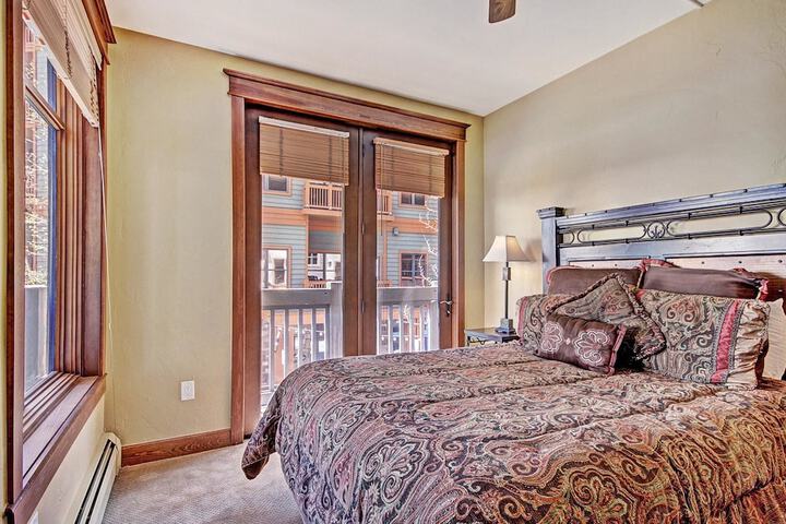 Room 12 of 25