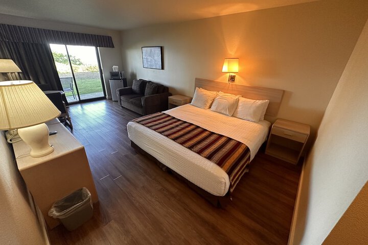 Room 25 of 181