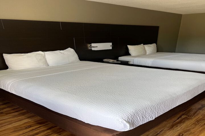 Room 11 of 19