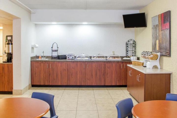 Econo Lodge Broken Arrow