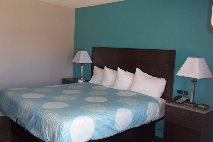 Room 26 of 37