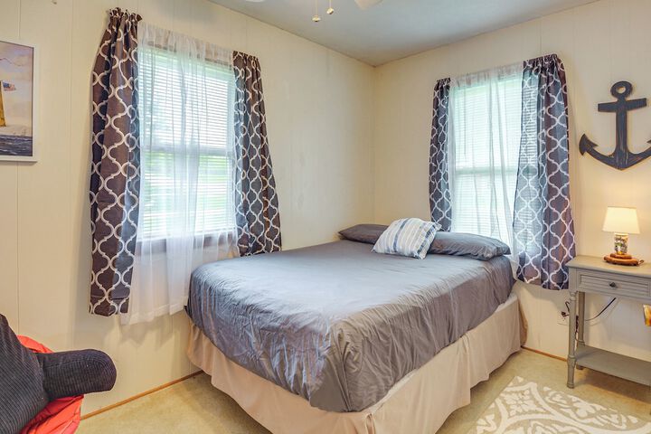 Walk to Restaurants: Stockton Home w / Game Room