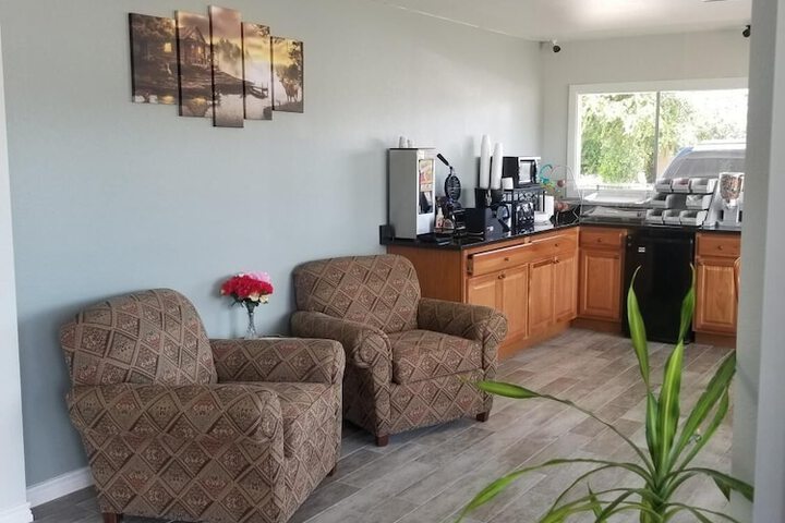 Room 25 of 27